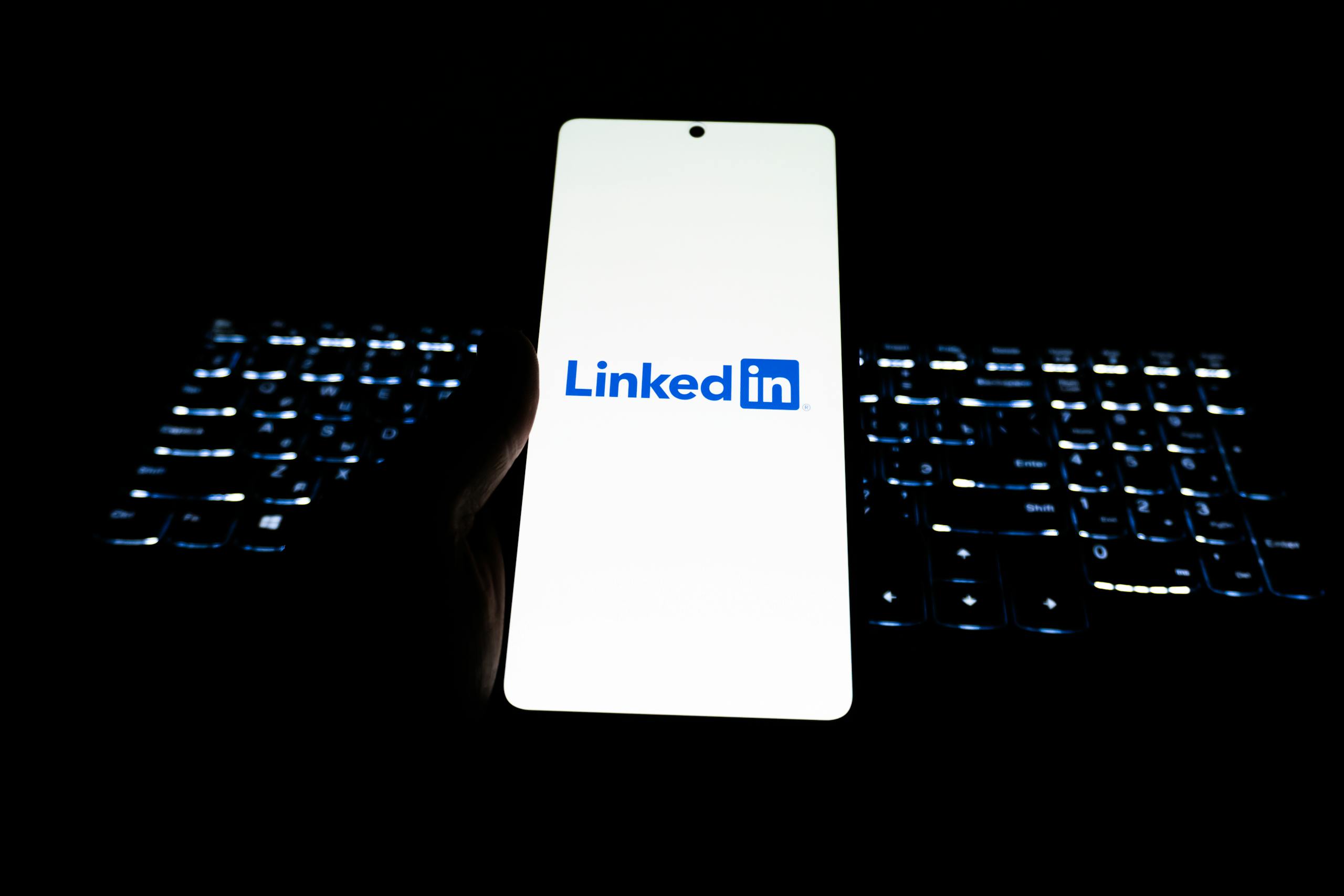 The Complete Guide to Boolean Search on LinkedIn: Advanced Techniques for Finding the Right Connections
